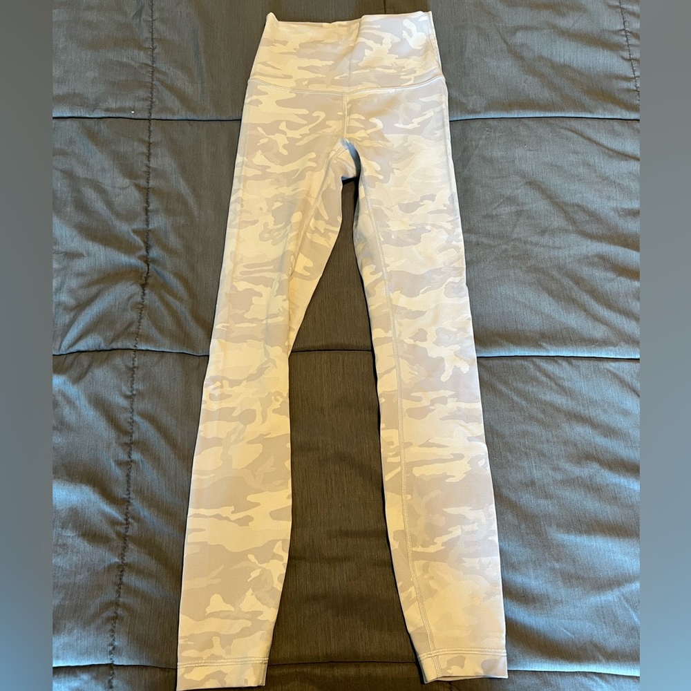 LULULEMON WHITE CAMO LEGGINGS SIZE 2